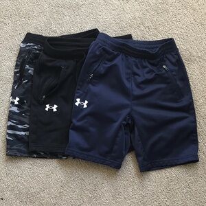 3 Boys' UA Pennant Shorts small (7)